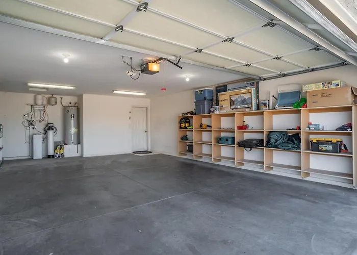 Holiday home Pet Friendly, Pool, Spa, Boat Parking Lake Havasu City
