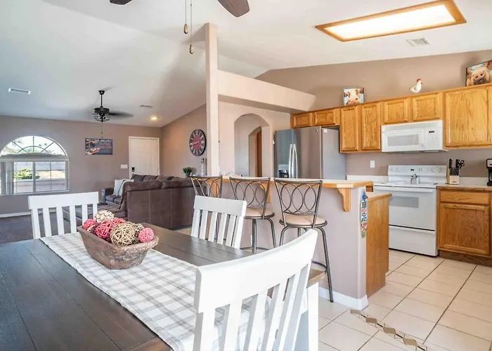 Pet Friendly, Pool, Spa, Boat Parking Holiday home *