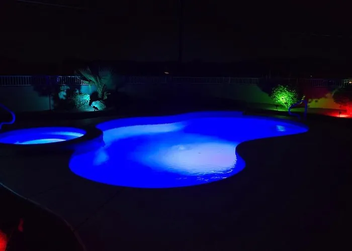 Pet Friendly, Pool, Spa, Boat Parking Holiday home *