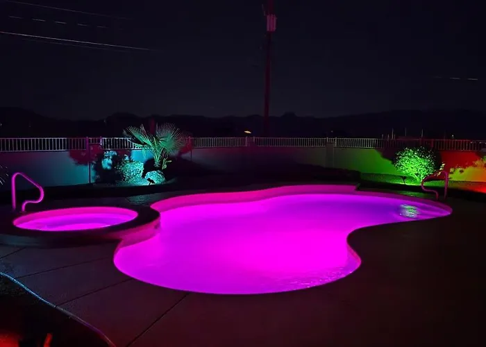Holiday home Pet Friendly, Pool, Spa, Boat Parking *